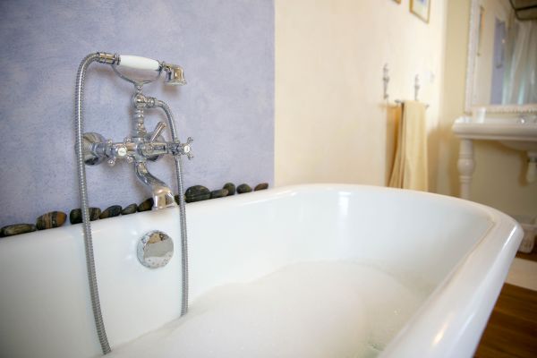 Logan Bathtub Refinishing
